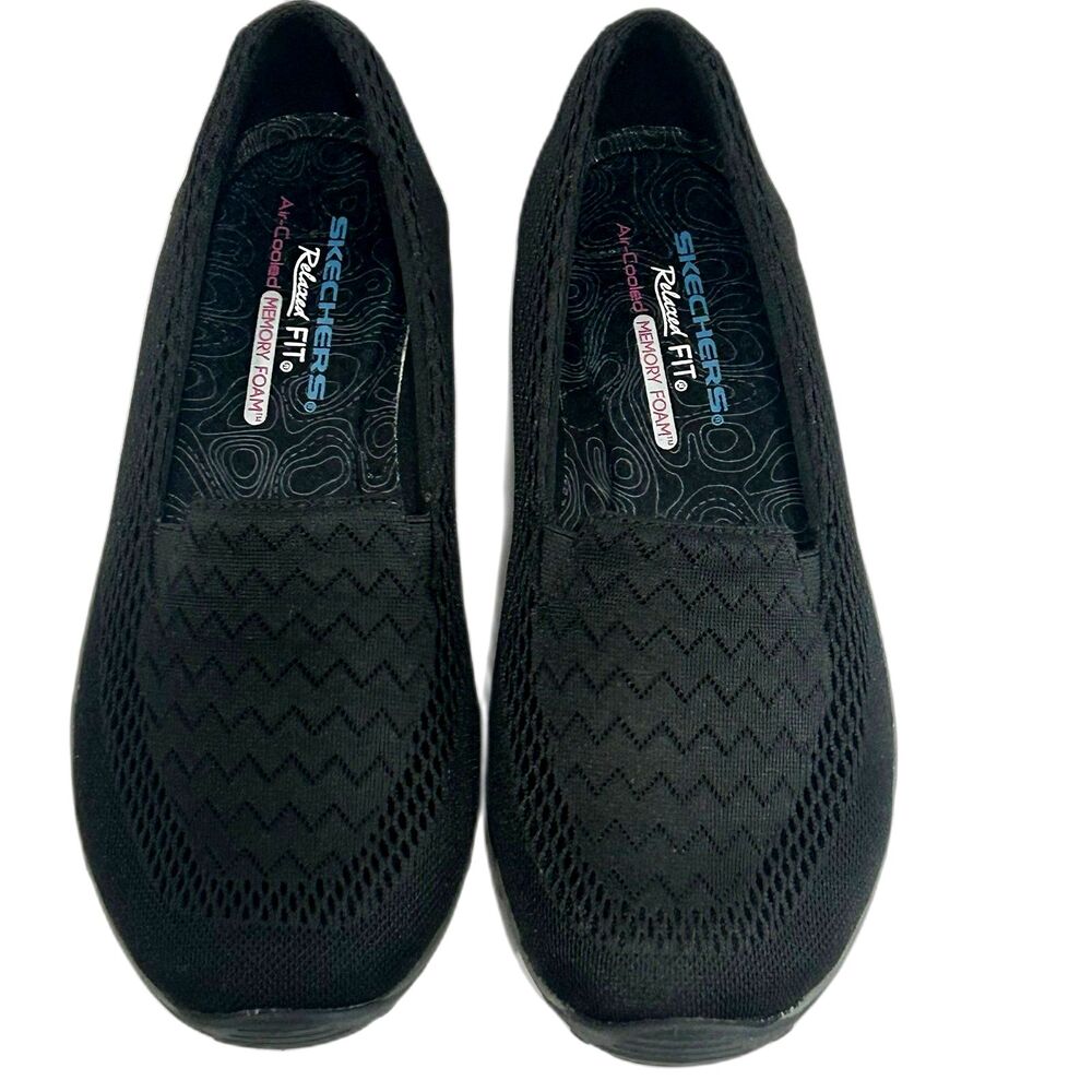 Skecher Sneakers Women’s Size 9.5 Color Black Slip-on Laceless Comfortable